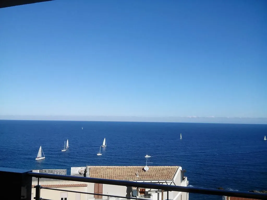Brezza Marina 0*, Castelsardo
